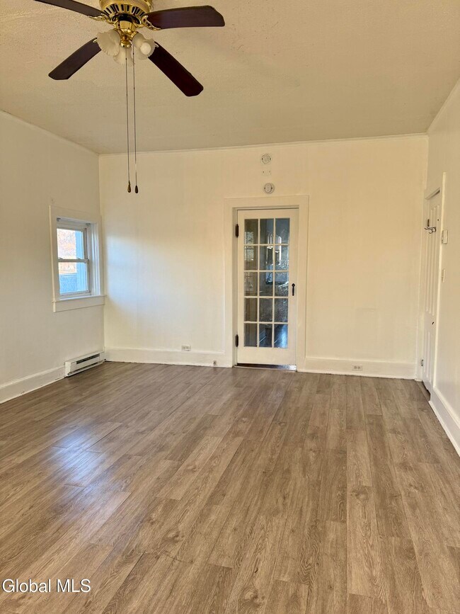 Building Photo - 290 2nd Ave