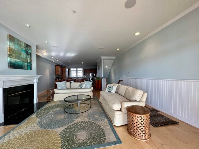 Building Photo - 4 Island Ave