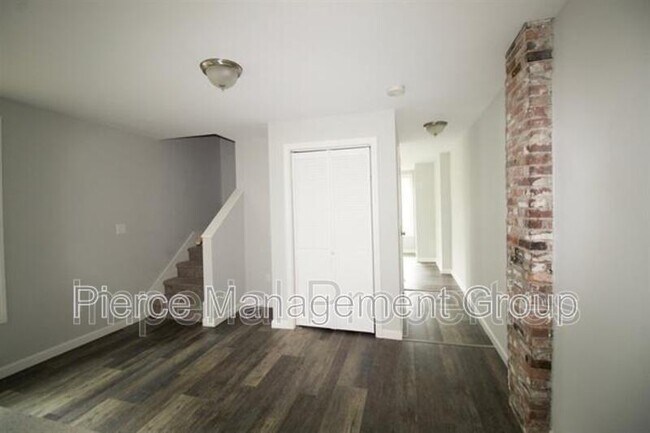 Building Photo - 59 S Spring St
