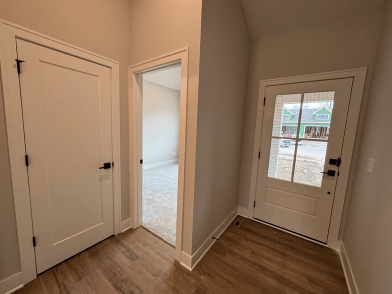 Building Photo - 1403 SW Winthrop Dr