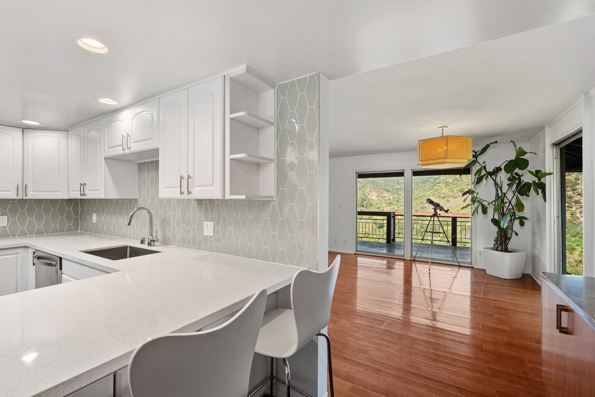 Building Photo - 2843 Lambert Dr