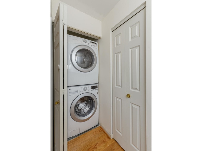 Building Photo - 5600 Waterman Blvd