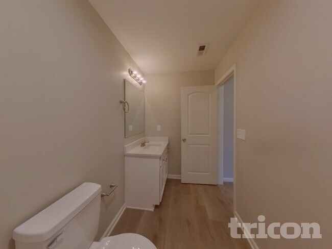 Building Photo - 149 Hidden Lakes Rd