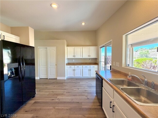 Building Photo - 2278 Chestnut Ranch Ave