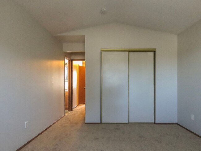 Building Photo - 3 Bedroom Plus Office Available in Gaston ...