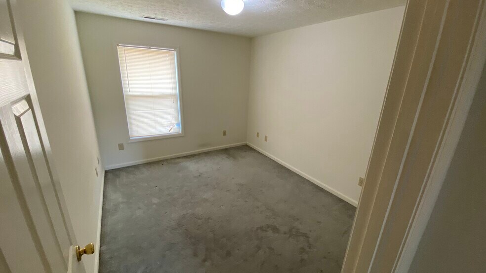 Building Photo - 1282 N Main St