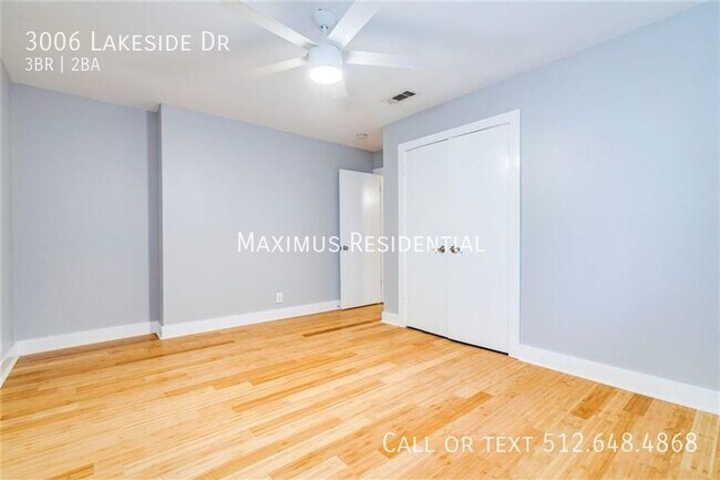 Building Photo - 3006 Lakeside Dr