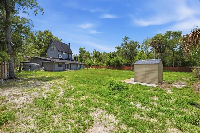 Building Photo - 7210 Valrie Ln