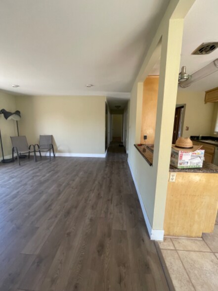 Building Photo - 416 Bruce Ave