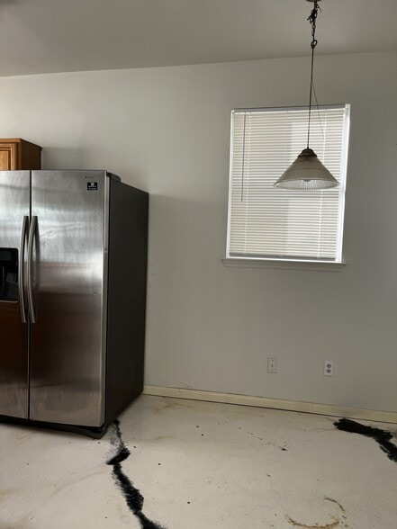 kitchen - 11807 Chetman Dr