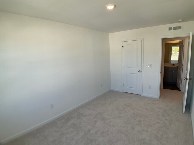 Building Photo - Brand New Townhome in Lawson Townes, Haw River, NC