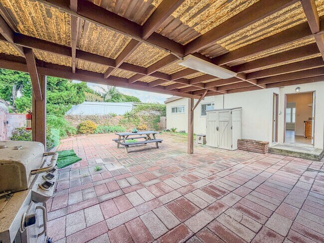 Building Photo - 1065 Belfast Ln