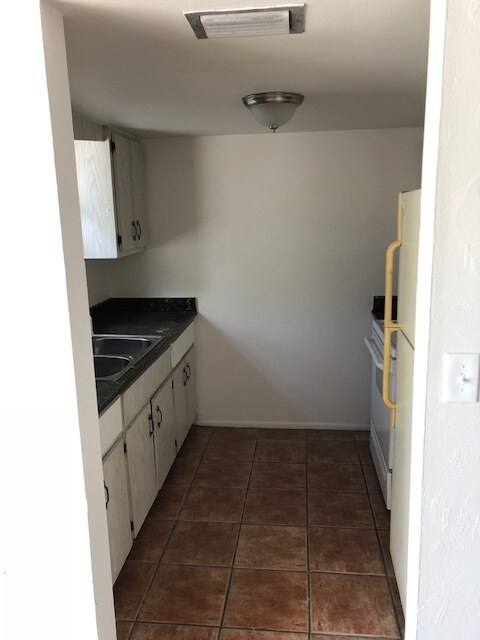 Building Photo - 3754 Desoto Ave