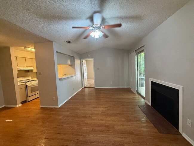 Building Photo - Vigil Properties2 (12812 Tomanet Trl)