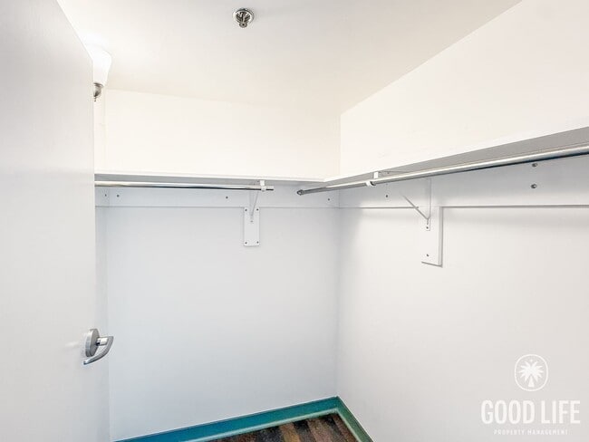 Building Photo - Spacious 2B/2BA Acqua Vista Condo w/ A/C & Washer/Dryer!