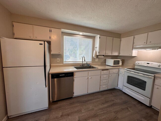 Building Photo - 520-522 N 38th Pl