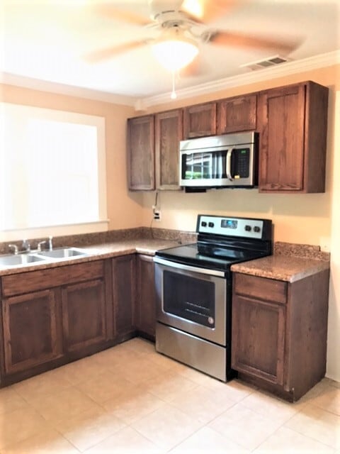 Building Photo - 107 Laircey St