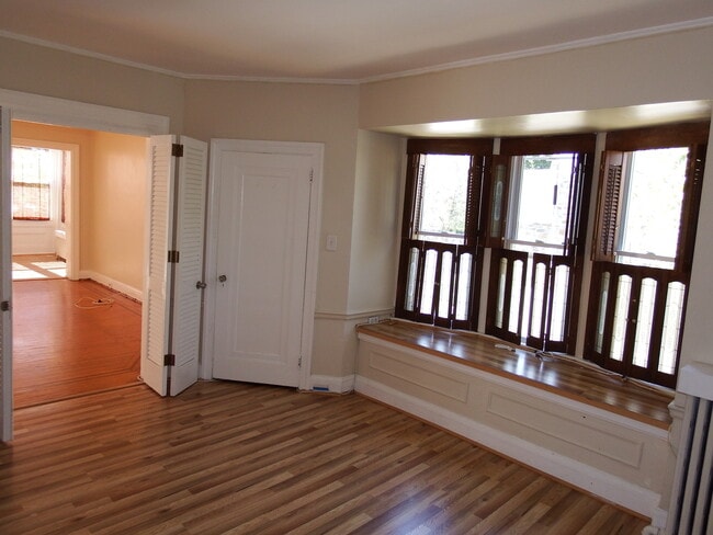 Building Photo - 1018 E 36th St