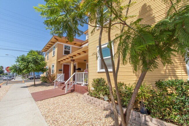 Building Photo - 2 Bedroom 1 Bath + Loft Apartment - One Bl...