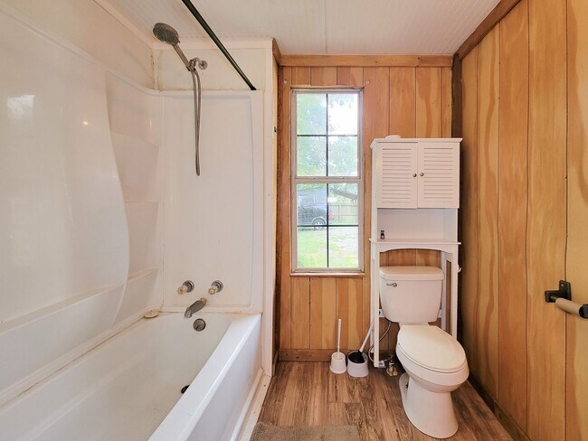 Building Photo - 20272 Forest Woods Ln