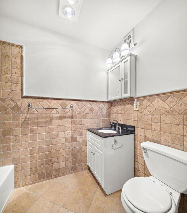 Building Photo - 227 3rd St