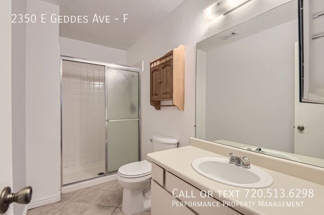 Building Photo - Spacious Three Bedroom Condo