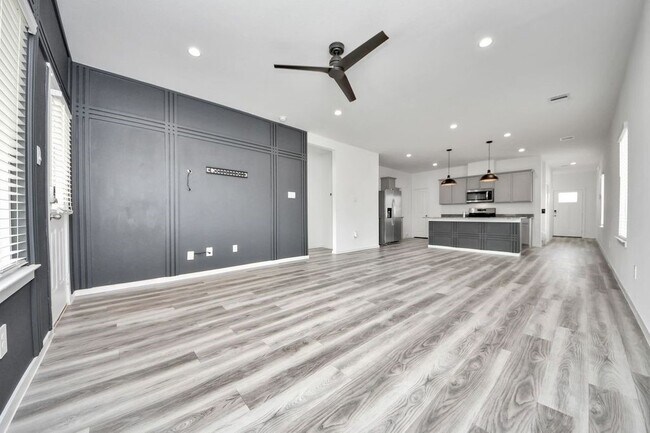 Building Photo - 13517 Heritage Mdw Ln
