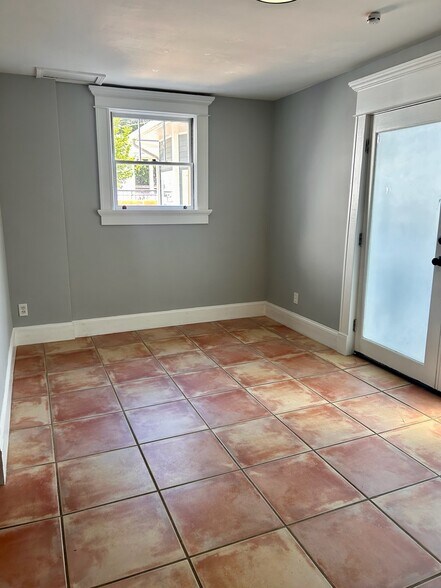Building Photo - 1118 Colquitt Ave NE