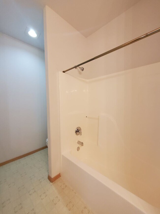 Building Photo - 264 Thyme Cir