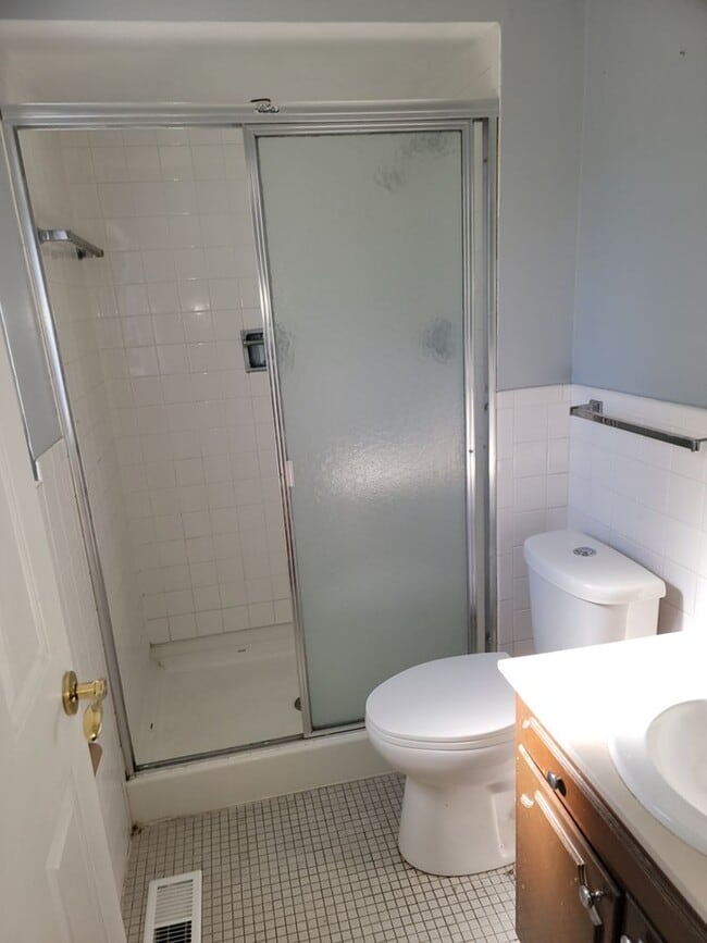 Building Photo - Nice House for Rent in Creve Coeur