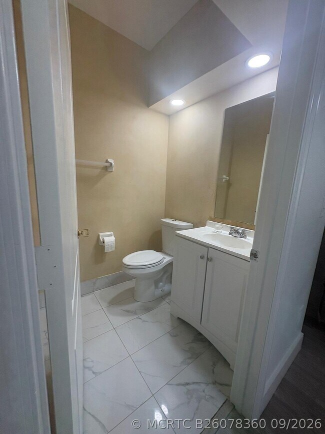 Building Photo - 4770 NW 57th Pl