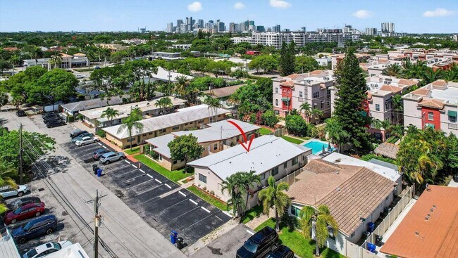 Building Photo - 1037 N Victoria Park Rd