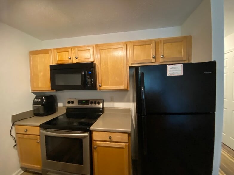 Kitchen - 1311 Harts Ridge Dr