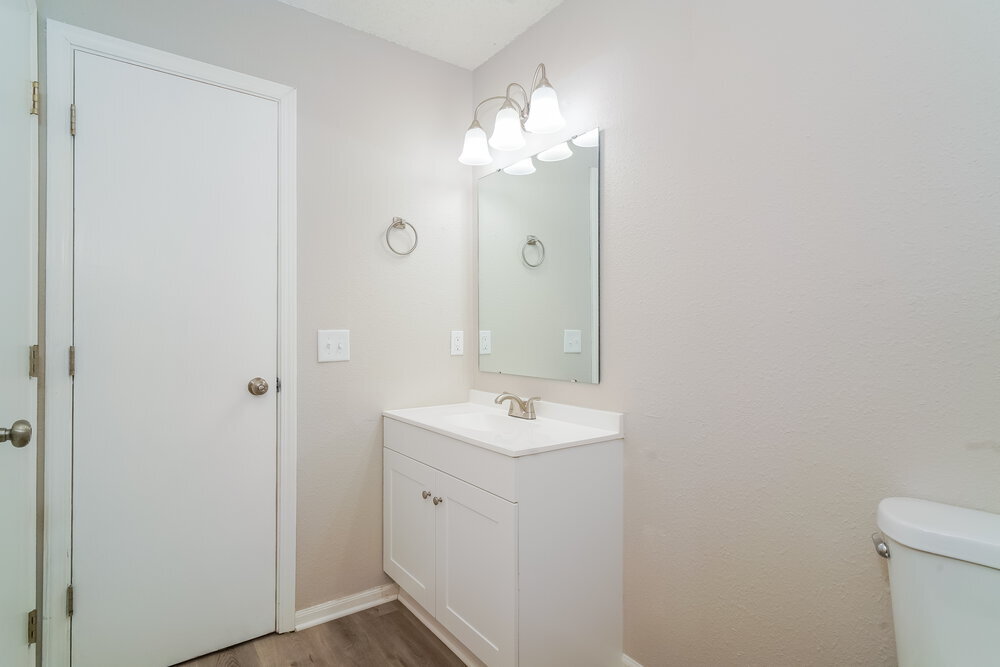 Building Photo - 8336 Country Creek Dr
