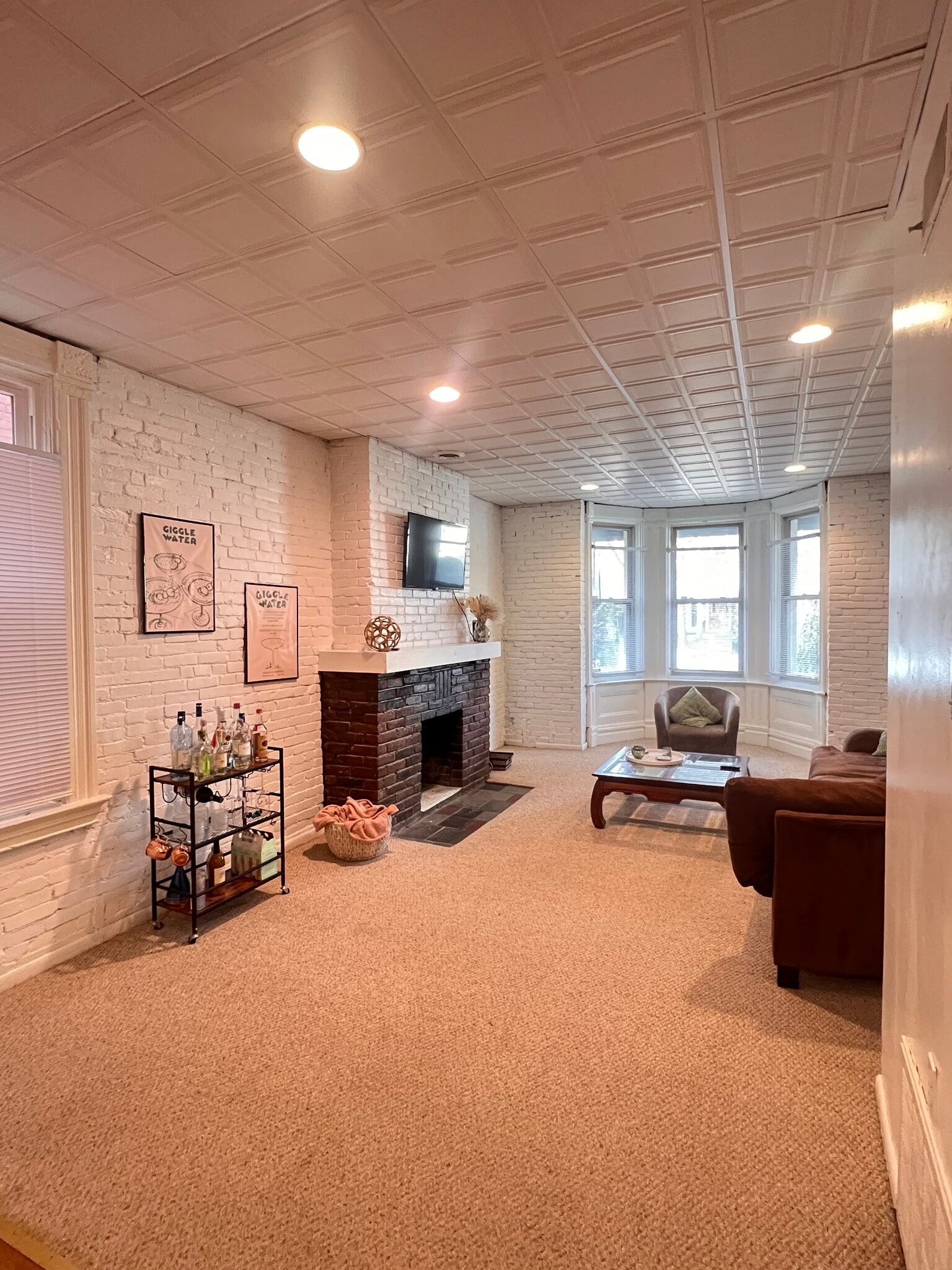 Living room - 627 S Negley Ave