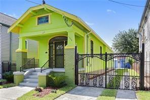 Primary Photo - Stunning Bywater house in Alvar