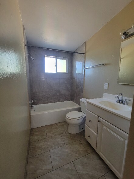 Building Photo - 3947 E Drexel Rd