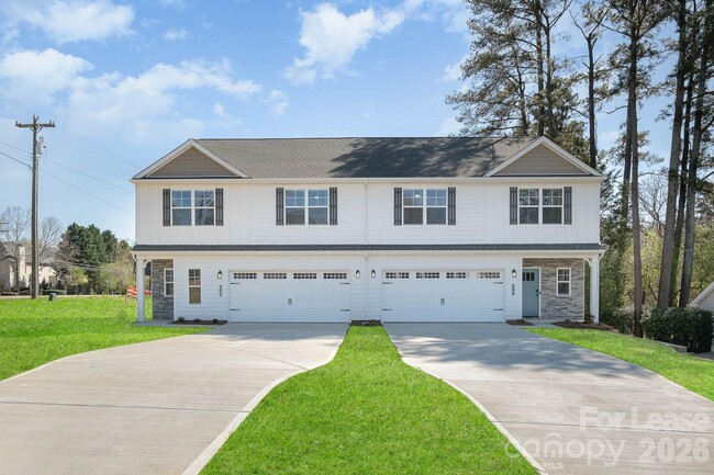 Building Photo - 2507 Lynbridge Dr