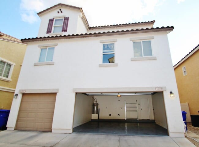 Building Photo - 1319 S Sabino Dr