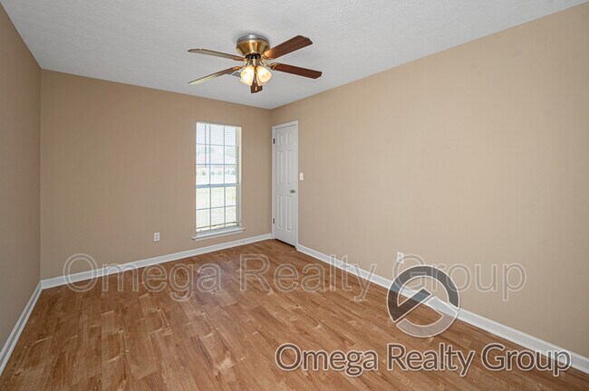Building Photo - 536 Deer Path