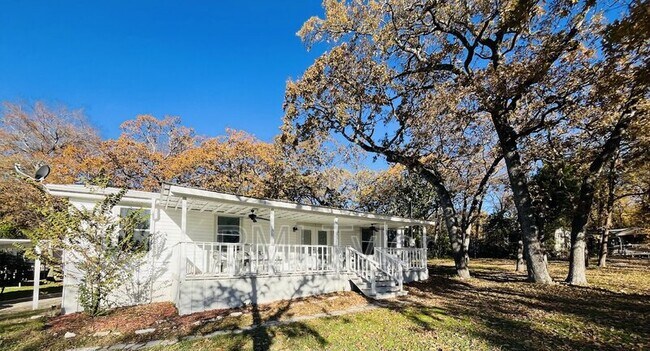 Primary Photo - 223 Sunray St