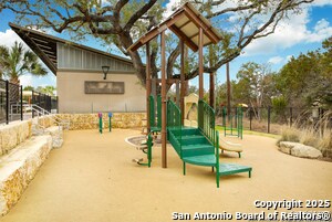 Building Photo - 206 Yosemite Dr