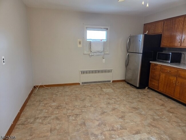 Building Photo - 144 Raphael Rd