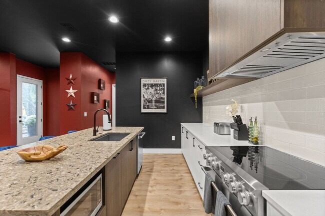 Building Photo - 4407 Merle Dr