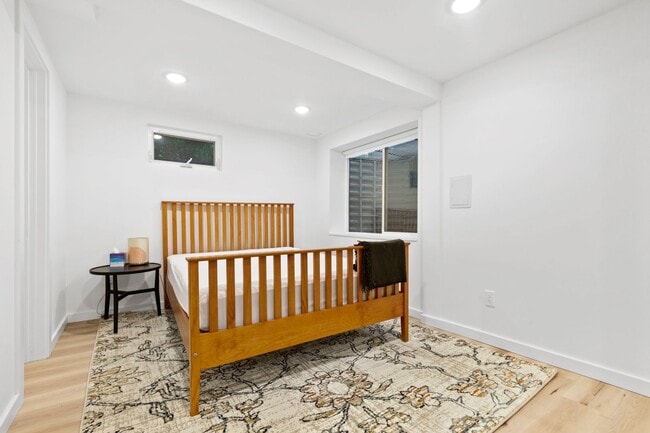 Building Photo - 6bd/3.25ba Seattle House