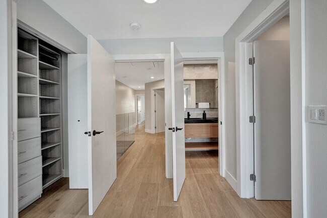 Building Photo - 876 Jeffery St