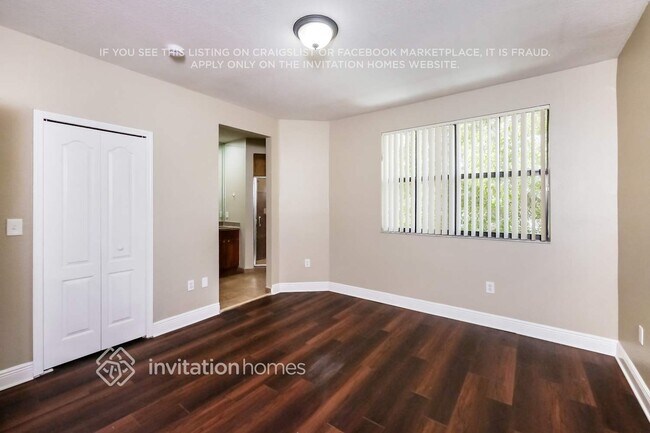 Building Photo - 3720 SW 69th Ave