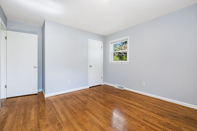 Building Photo - 3-Bedroom West Asheville Ranch with Bonus ...