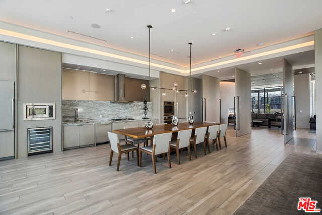Building Photo - 3311 La Cienega Blvd