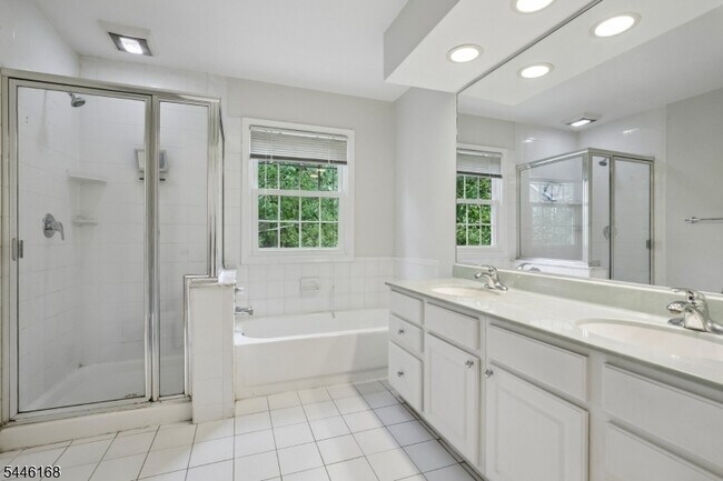 Building Photo - 85 Laurelwood Ct